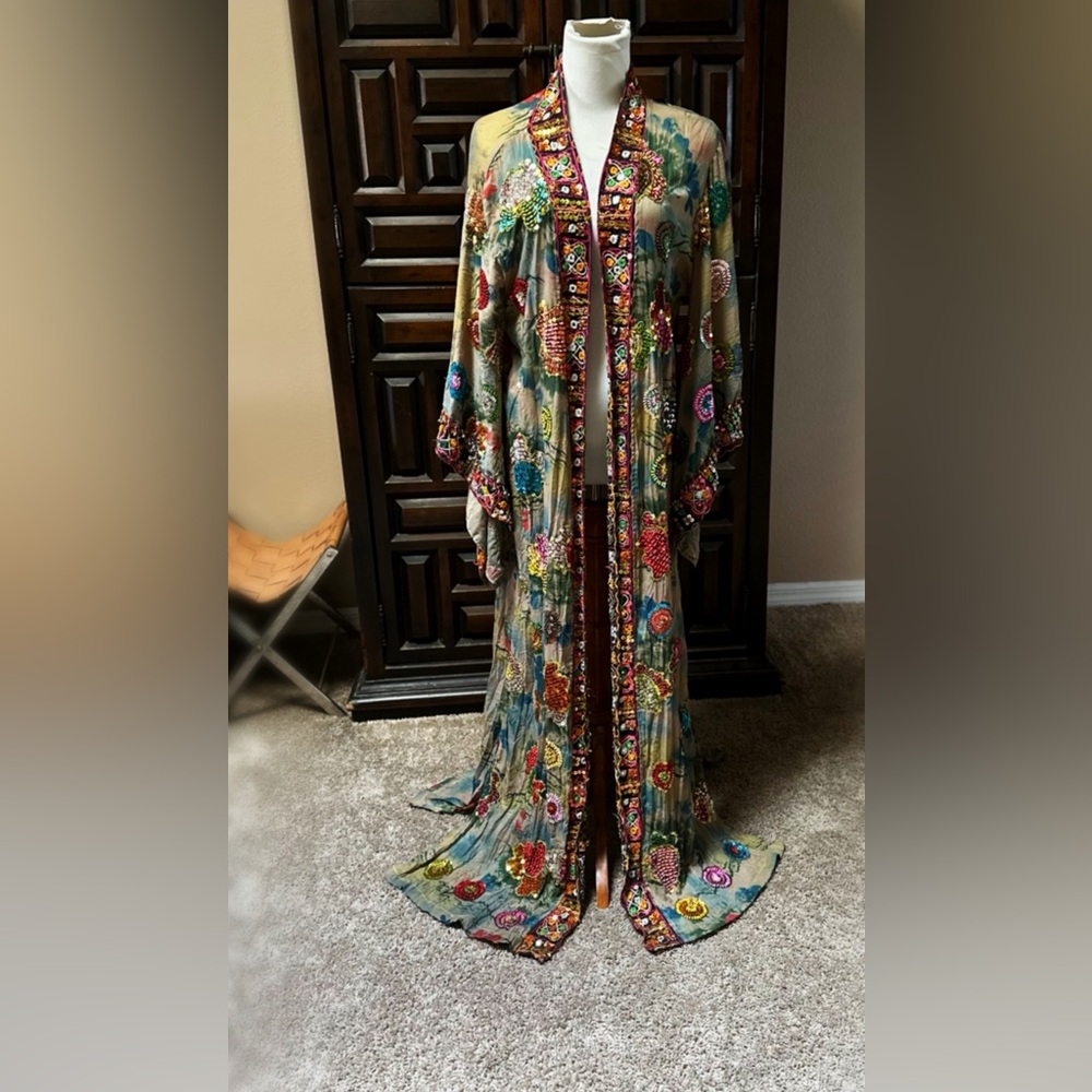 Magical Carpet Ride Kimono - Picture 10 of 12